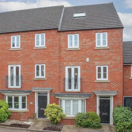Buy this 4 bed townhouse on Kingfisher Drive in Leighton Buzzard, LU7 4SG