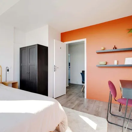 Rent this 5 bed room on 3 Rue du Capitaine Morinet in 94270 Le Kremlin-Bicêtre, France