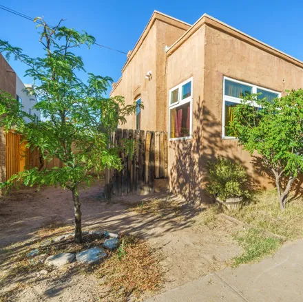 Image 3 - 701 15th Street Northwest, Albuquerque, NM 87104, USA - Duplex for sale