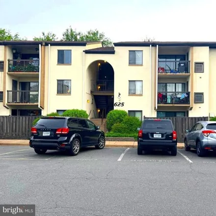 Buy this 2 bed condo on 627 Center Street in Herndon, VA 20170