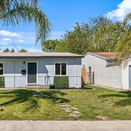 Buy this 2 bed house on 1217 Harding Avenue in Tracy, CA 95376