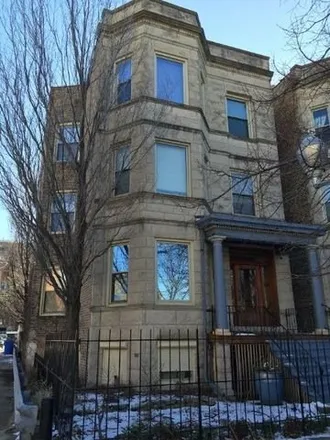 Rent this 4 bed house on 833 West Dakin Street in Chicago, IL 60613