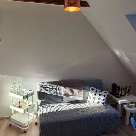 Rent this 2 bed apartment on Schönningstedter Straße 49 in 21465 Reinbek, Germany