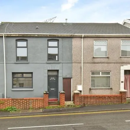 Buy this 3 bed townhouse on Screwfix in Llandafen Road, Dafen