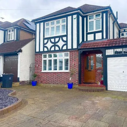 Buy this 4 bed house on 54 Lancing Road in Broom Hill, London