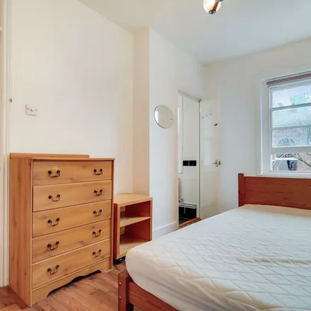 Image 6 - 8 Myrdle Street, St. George in the East, London, E1 1HA, United Kingdom - Apartment for rent