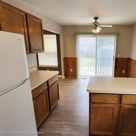 Image 9 - 20817 Elm Forest Court, Broad Acres, Clinton Township, MI 48035, USA - House for rent