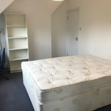 Rent this 1 bed apartment on Bonjour Cafe-Bakery in 78, 80 Brent Street