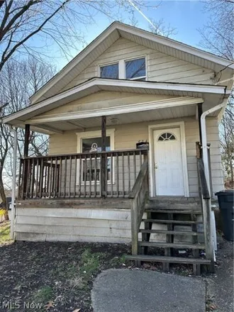 Rent this 2 bed house on 125 Zents Court in Akron, OH 44310
