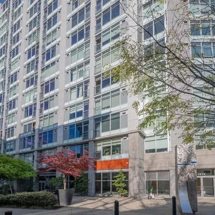 Buy this 1 bed condo on The Civic in 1926 West Burnside Street, Portland