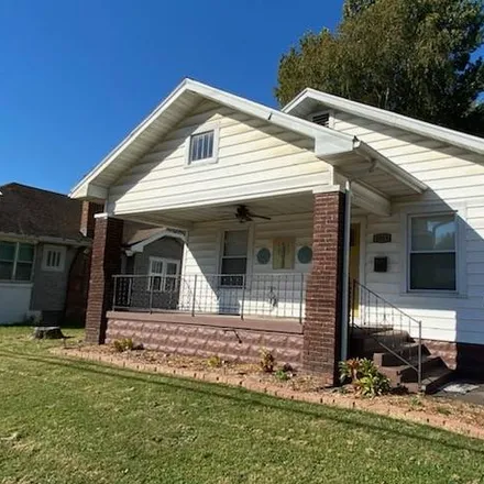 Buy this 2 bed house on 1013 15th Street in Lawrenceville, IL 62439