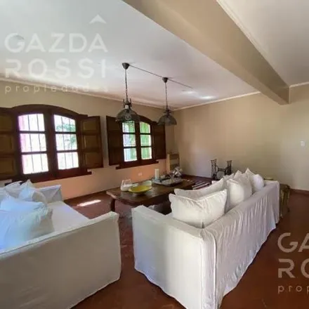 Buy this 3 bed house on Intendente Ferrari 26 in Adrogué, Argentina