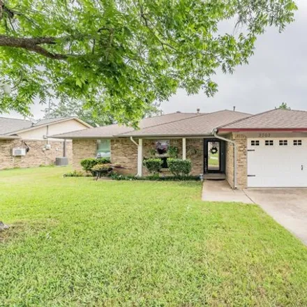 Buy this 3 bed house on 3753 Moselle Drive in Arlington, TX 76016