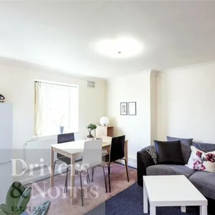 Rent this 2 bed room on 272 Holloway Road in London, N7 6NE