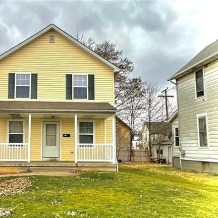 Buy this 4 bed house on 378 Milner Street in Alliance, OH 44601