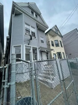 Image 1 - 166 Godwin Avenue, Paterson, NJ 07501, USA - House for sale