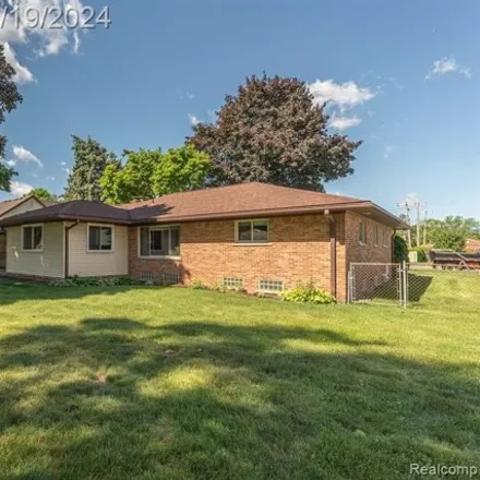 Image 5 - 8666 N Beech Daly Rd, Dearborn Heights, Michigan, 48127 - House for sale