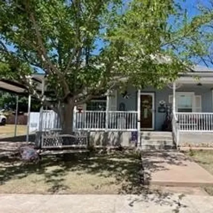Image 1 - 756 North Broadway Street, Ballinger, TX 76821, USA - House for sale