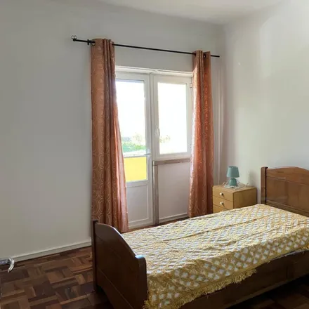 Rent this 3 bed room on Rua dos Jerónimos in 1400-210 Lisbon, Portugal