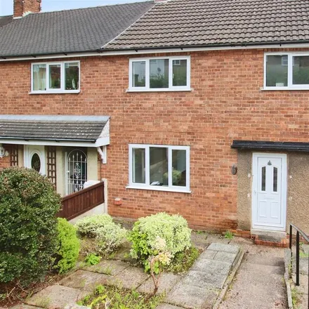 Rent this 3 bed townhouse on Leaswood Place in Newcastle-under-Lyme, ST5 4BU
