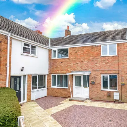 Rent this 4 bed townhouse on Whitford Close in Bromsgrove, B61 7LY