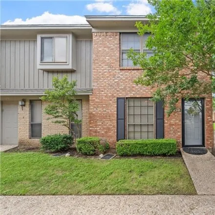 Buy this 2 bed condo on 1226 Speight Avenue in Waco, TX 76706