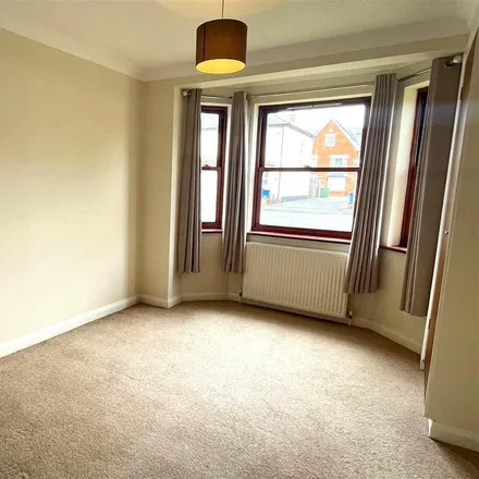 Rent this 2 bed apartment on unnamed road in Farnborough, GU14 6BY