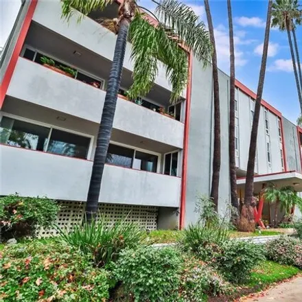 Buy this 1 bed condo on 4915 Tyrone Avenue in Los Angeles, CA 91423