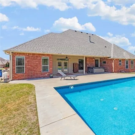 Image 2 - 150 Christopher Circle, Choctaw, OK 73020, USA - House for sale