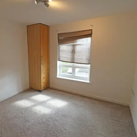 Image 7 - Sewell Close, Grays, RM16 6AG, United Kingdom - Room for rent