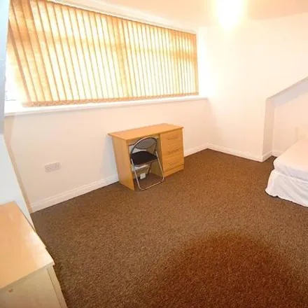 Image 6 - 45 Brudenell Mount, Leeds, LS6 1HT, United Kingdom - Duplex for rent