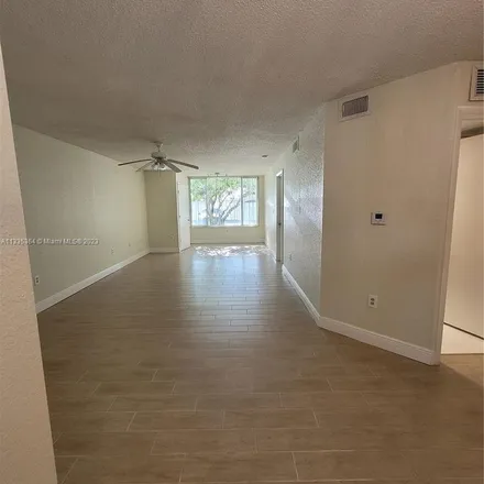 Image 2 - South Oakland Forest Drive, Broward County, FL 33309, USA - Apartment for rent
