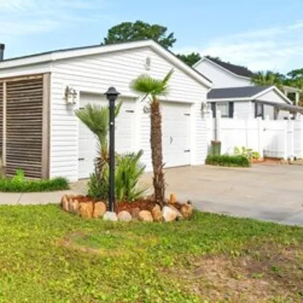 Buy this studio apartment on 505 Rainbow Dr in Murrells Inlet, South Carolina