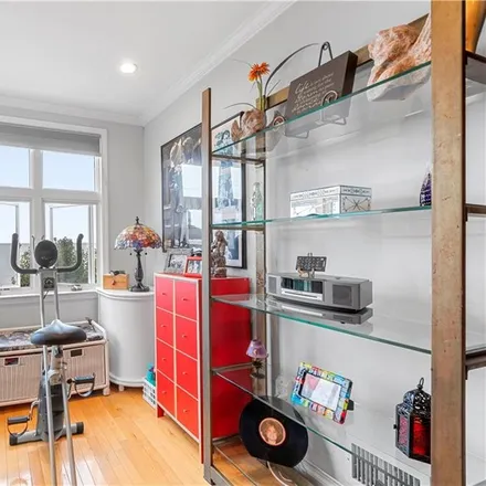 Image 4 - 439 Surf Avenue, New York, NY 10307, USA - Condo for sale