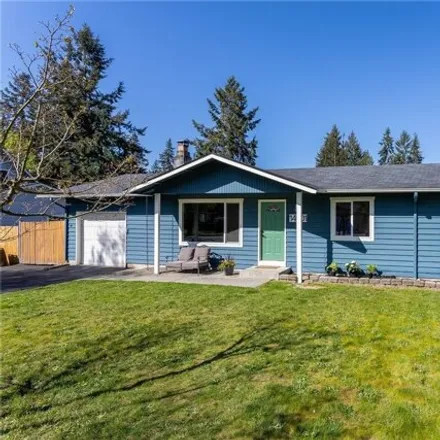 Buy this 3 bed house on 14001 145th Avenue Southeast in Maplewood Heights, Renton