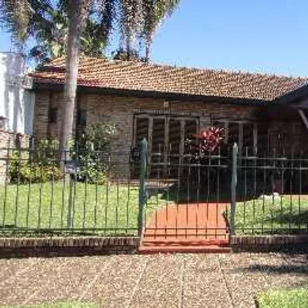 Buy this 3 bed house on Avenida Rodolfo López 1094 in Quilmes Este, 1877 Quilmes