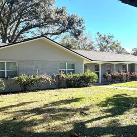 Buy this 5 bed house on 371 Southwest Quail Heights Terrace in Lake City, FL 32025