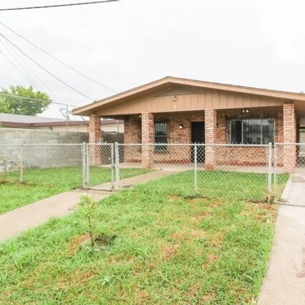 Rent this 3 bed house on 720 East Price Street in Laredo, TX 78040