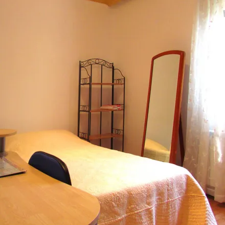 Rent this 3 bed room on Madrid in Calle del Cerro Bermejo, 28011 Madrid