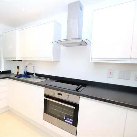 Rent this 2 bed townhouse on 120b Auckland Road in London, SE19 2RS