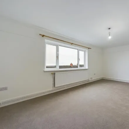 Rent this 2 bed apartment on Penlan Crescent in Swansea, SA2 0RH