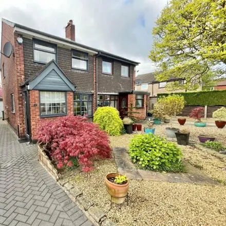 Buy this 3 bed duplex on Fairford Way in Stockport, SK5 7NQ