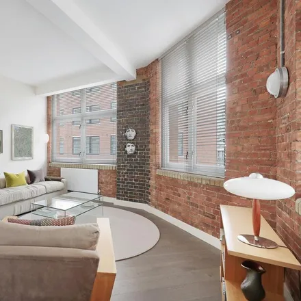 Rent this 1 bed apartment on The Star by Liverpool Street in 94-98 Middlesex Street, London