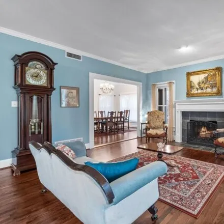 Image 5 - 5019 Tremont Street, Dallas, TX 75214, USA - House for sale