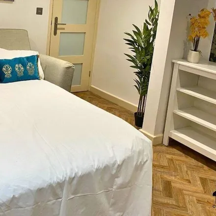 Rent this 1 bed apartment on Cambridge in CB4 3EB, United Kingdom