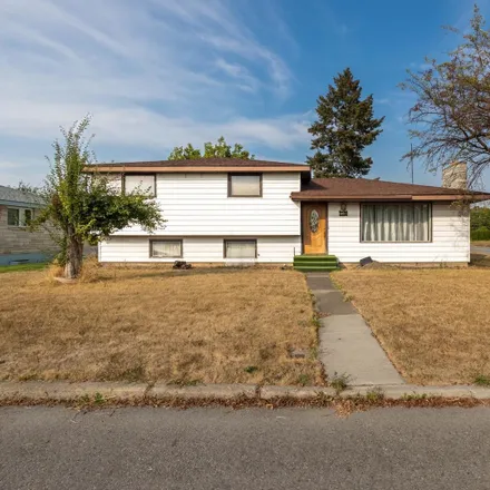 Buy this 4 bed house on 8605 East Nora Avenue in Spokane Valley, WA 99212