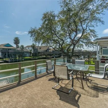 Image 9 - 14 Dolphin Street, Bayou Vista, Galveston County, TX, USA - House for sale