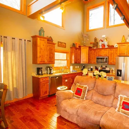 Rent this 4 bed house on Gatlinburg in TN, 37738