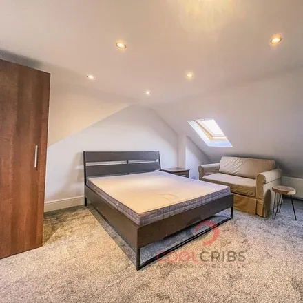 Rent this studio apartment on Layfield Road in London, NW4 3UG