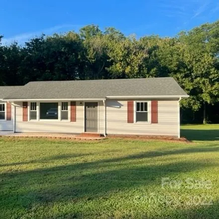 Buy this 3 bed house on Mcabee Insurance in 1300 Rutherford Road, Marion